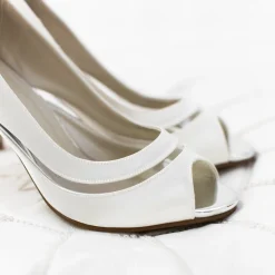 Rainbow Club Eloisa Färbbarer elfenbeinfarbener Satin und PVC Peep Toes* Hochzeitsschuhe | Hochhackige Schuhe