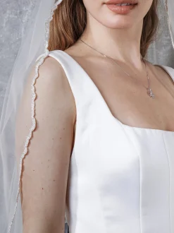 Rainbow Club Gazania Bestickte Scalloped Rand Taille Länge Schleier* Einstufige Schleier | Ellenbogenlange Schleier