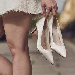 Rainbow Club Morgan II Elfenbeinfarbene Satin Schuhe mit mittlerem Absatz und Spitze* Schuhe Für Die Mutter Der Braut | Hochzeitsschuhe