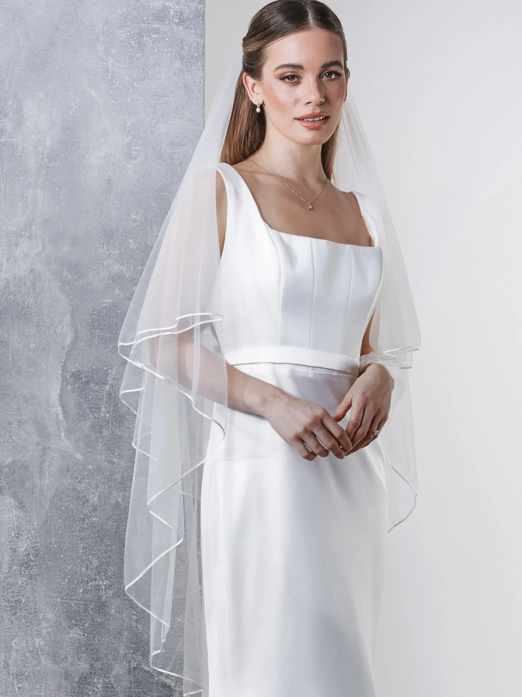 Rainbow Club Tosca Elfenbein Zweistöckiger Russischer Zopfschleier | Tosca Veil* Zweistufiger Schleier | Fingerspitzen-schleier