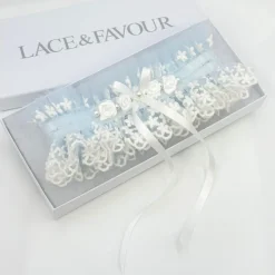 Boudoir Couture Rhapsody Blaue Spitze und Elfenbein Tüll Vintage Strumpfband mit Rose Detail* Etwas Blaue Geschenke | Geschenke Für Die Braut