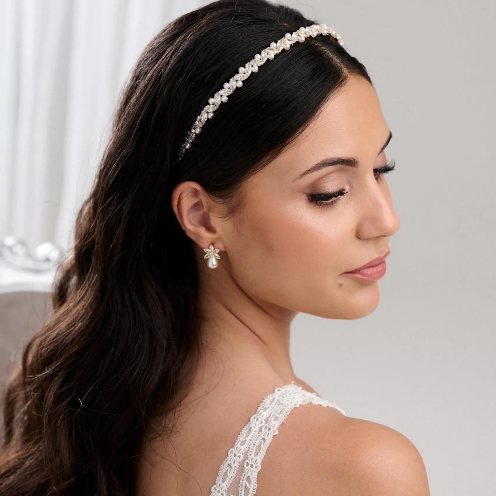 Lace & Favour Rochelle Gold Schmales Stirnband mit Kristall und Perlen* Abschlussball-haarbänder & Tiaras | Perlen-haarschmuck