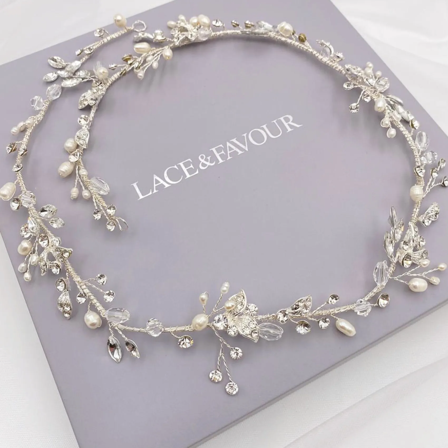 Twilight Designs Roxanne Langer Süßwasserperlen- und Kristall-Silber-Haarstrang* Perlen-haarschmuck | Silberne Haar-accessoires