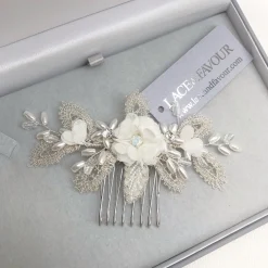 Beads & Beyond Sabrina Mini Perlenblätter und Opalkristallblüten Haarkamm* Geschenke Für Brautjungfern | Perlen-haarschmuck