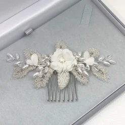 Beads & Beyond Sabrina Mini Perlenblätter und Opalkristallblüten Haarkamm* Geschenke Für Brautjungfern | Perlen-haarschmuck