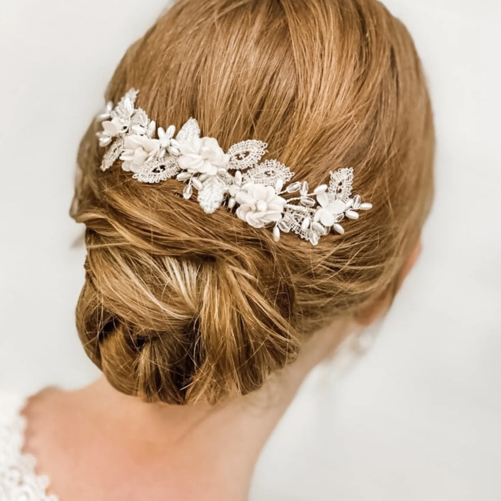 Beads & Beyond Sabrina Perlen Blätter und Opal Kristall Blush Blumen Haar Kamm* Silberne Haar-accessoires | Hochzeit Haar Blumen