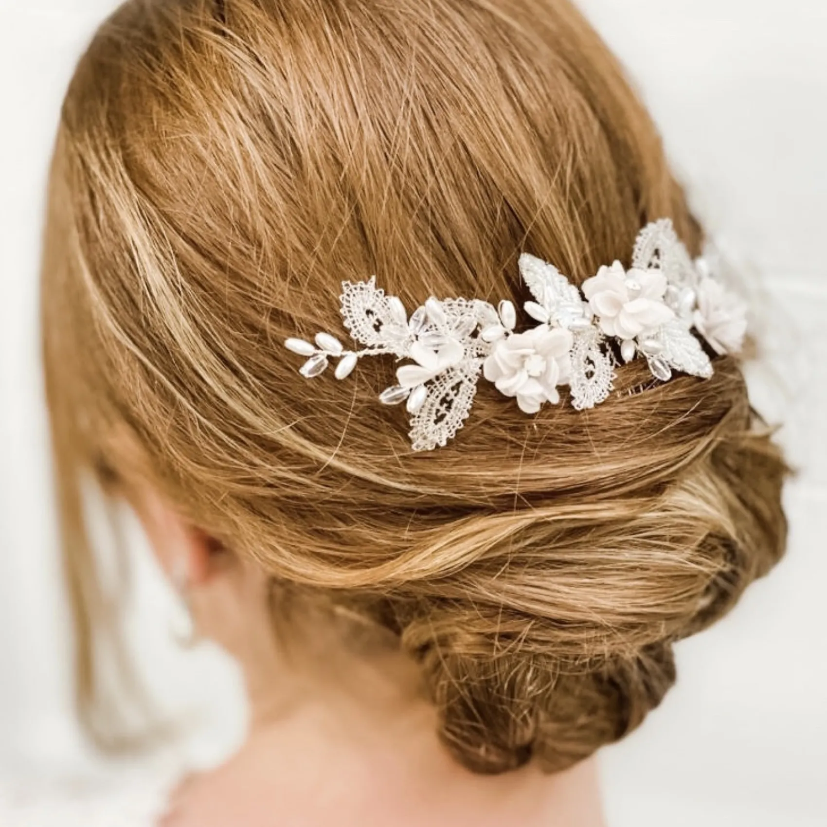 Beads & Beyond Sabrina Perlen Blätter und Opal Kristall Blush Blumen Haar Kamm* Silberne Haar-accessoires | Hochzeit Haar Blumen
