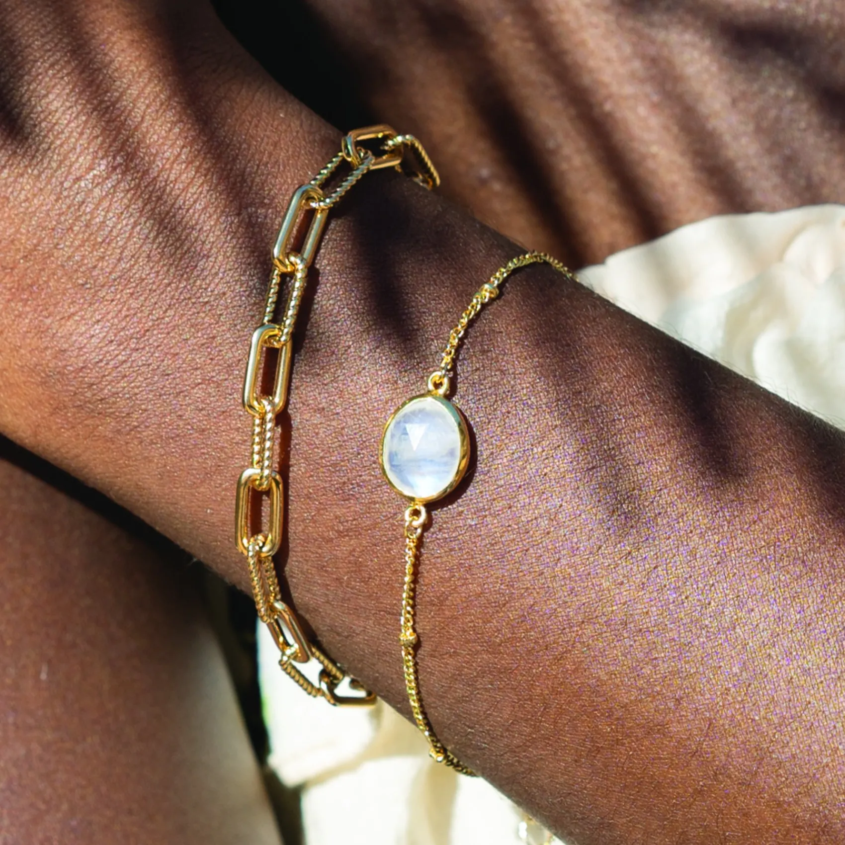 Sarah Alexander Antigua Regenbogen Mondstein Gold Edelstein-Armband* Geschenke Für Die Mutter Des Bräutigams | Geschenke Für Die Mutter Der Braut