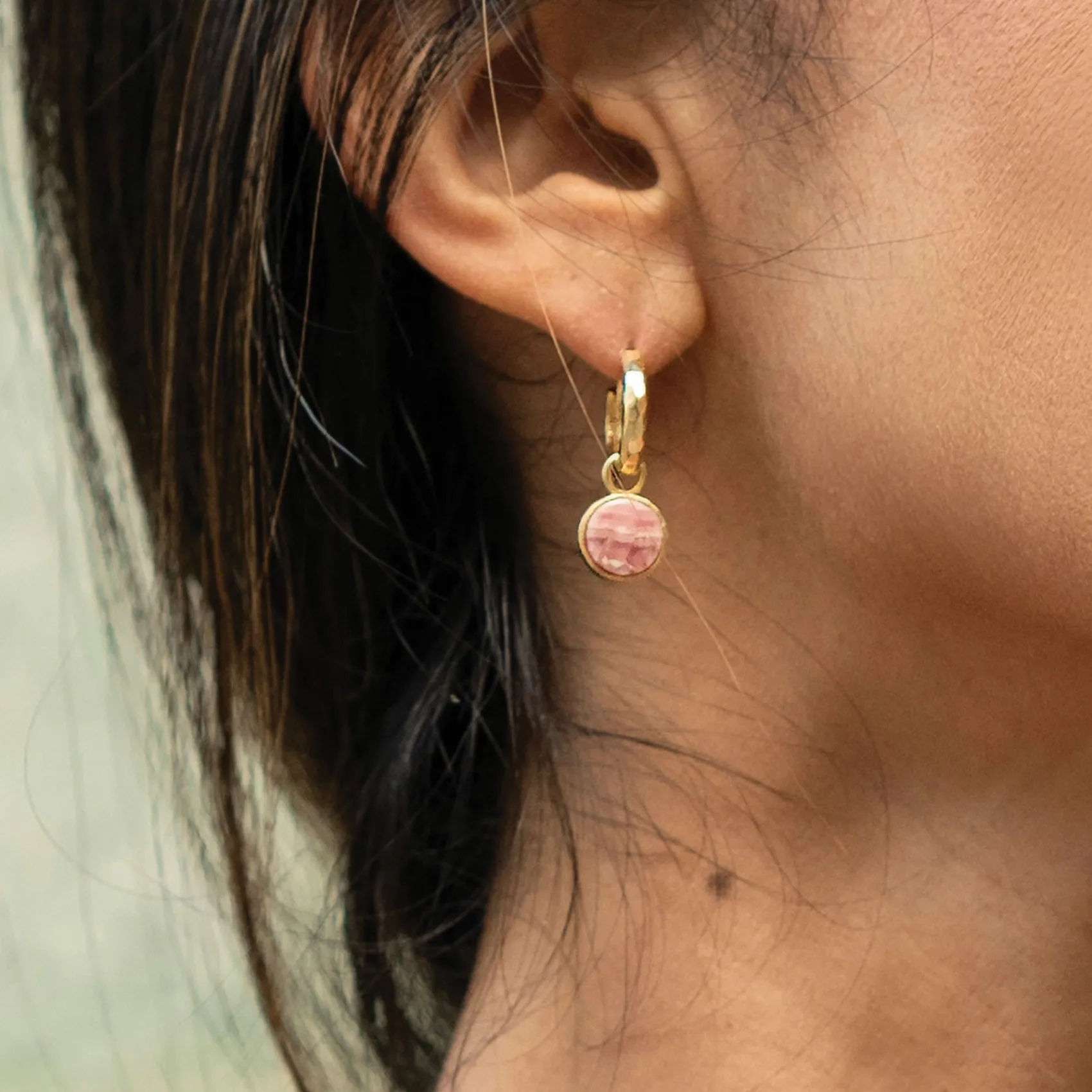 Sarah Alexander Rosa Rhodochrosit Runde Ohrringe mit Charme* Geschenke Für Die Mutter Des Bräutigams | Geschenke Für Die Mutter Der Braut