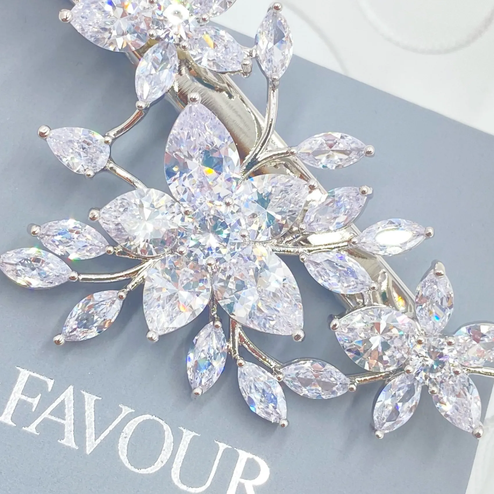 Lace & Favour Sierra Silber Floral Kristall Hochzeit Haarspange* Abschlussball Haarspangen & Kämme | Geschenke Für Brautjungfern