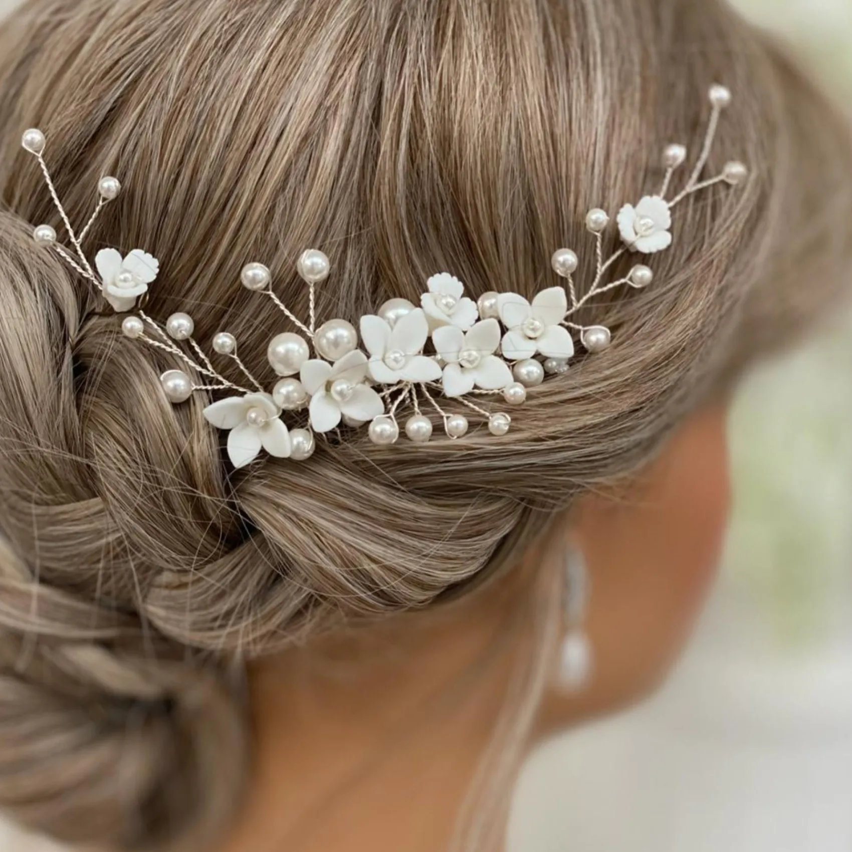 Lace & Favour Skye Porzellan Blumen und Perlen Haarkamm (Silber)* Perlen-haarschmuck | Silberne Haar-accessoires