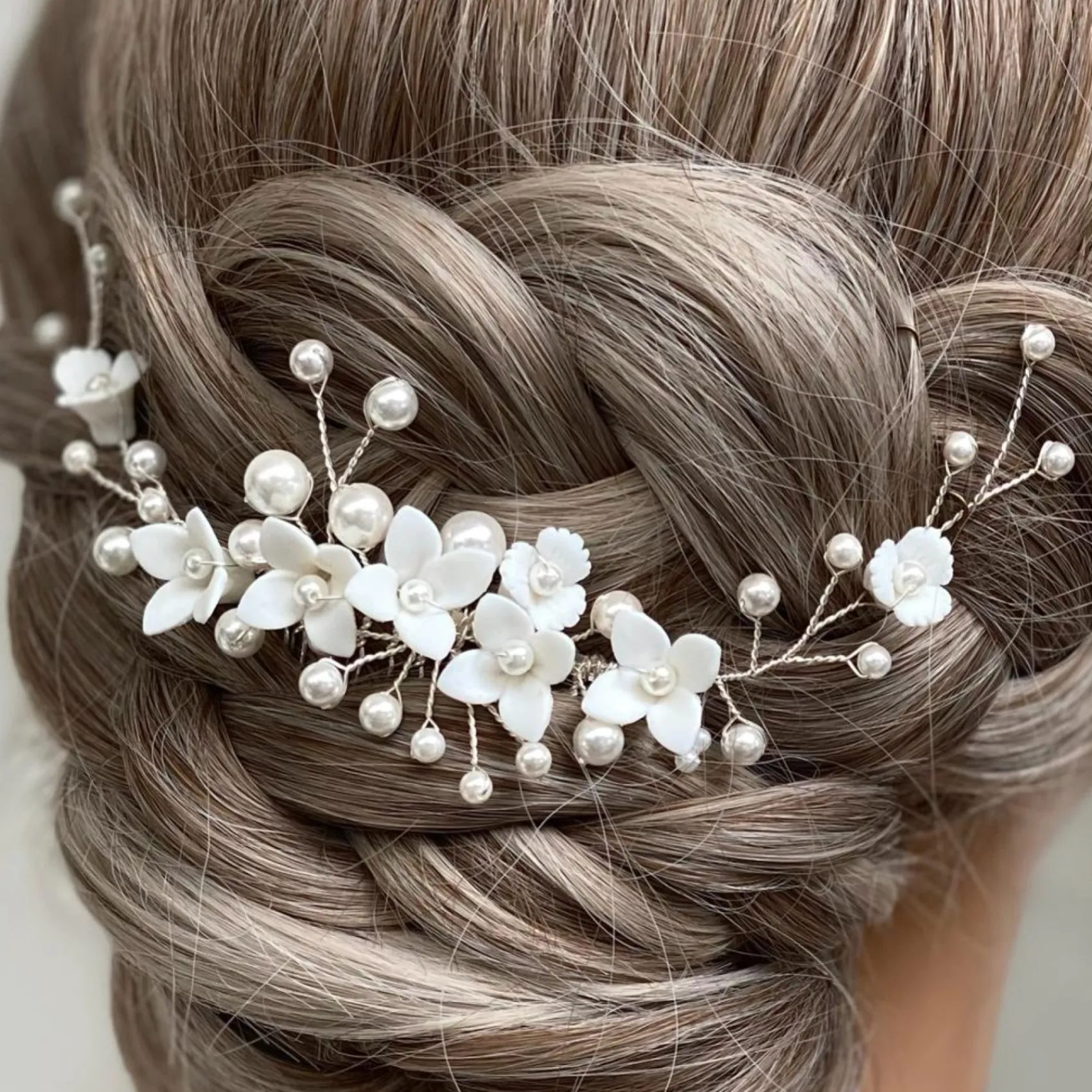 Lace & Favour Skye Porzellan Blumen und Perlen Haarkamm (Silber)* Perlen-haarschmuck | Silberne Haar-accessoires