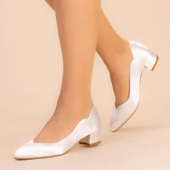 Perfect Bridal Sutton Elfenbein Einfärbbarer Satin Niedriger Blockabsatz Pumps (Weite Passform)* Schuhe Für Die Mutter Der Braut | Hochzeitsschuhe