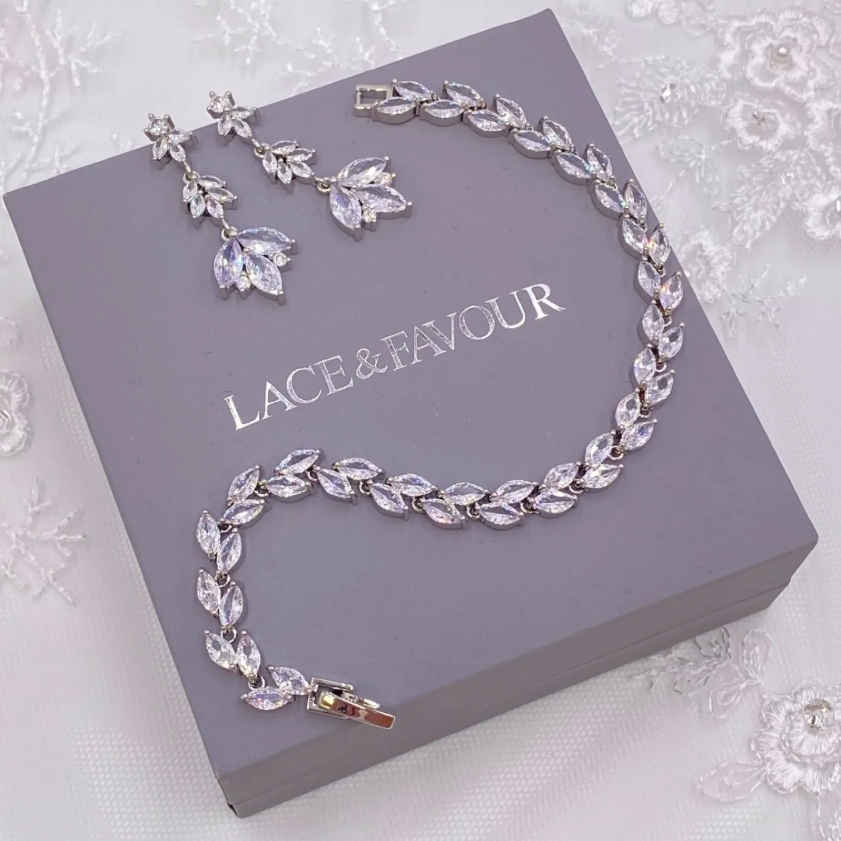 Lace & Favour Tansania Cubic Zirkonia Tropfen-Ohrringe* Silberner Abschlussball-schmuck | Abschlussball-ohrringe