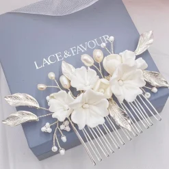 Lace & Favour Tulippa Porzellan Blumen und Silberblätter Haarkamm* Perlen-haarschmuck | Silberne Haar-accessoires