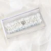 Boudoir Couture Versprechen Blau und Elfenbein Spitze Strumpfband mit Perle und Kristall Brosche* Etwas Blaue Geschenke | Geschenke Für Die Braut