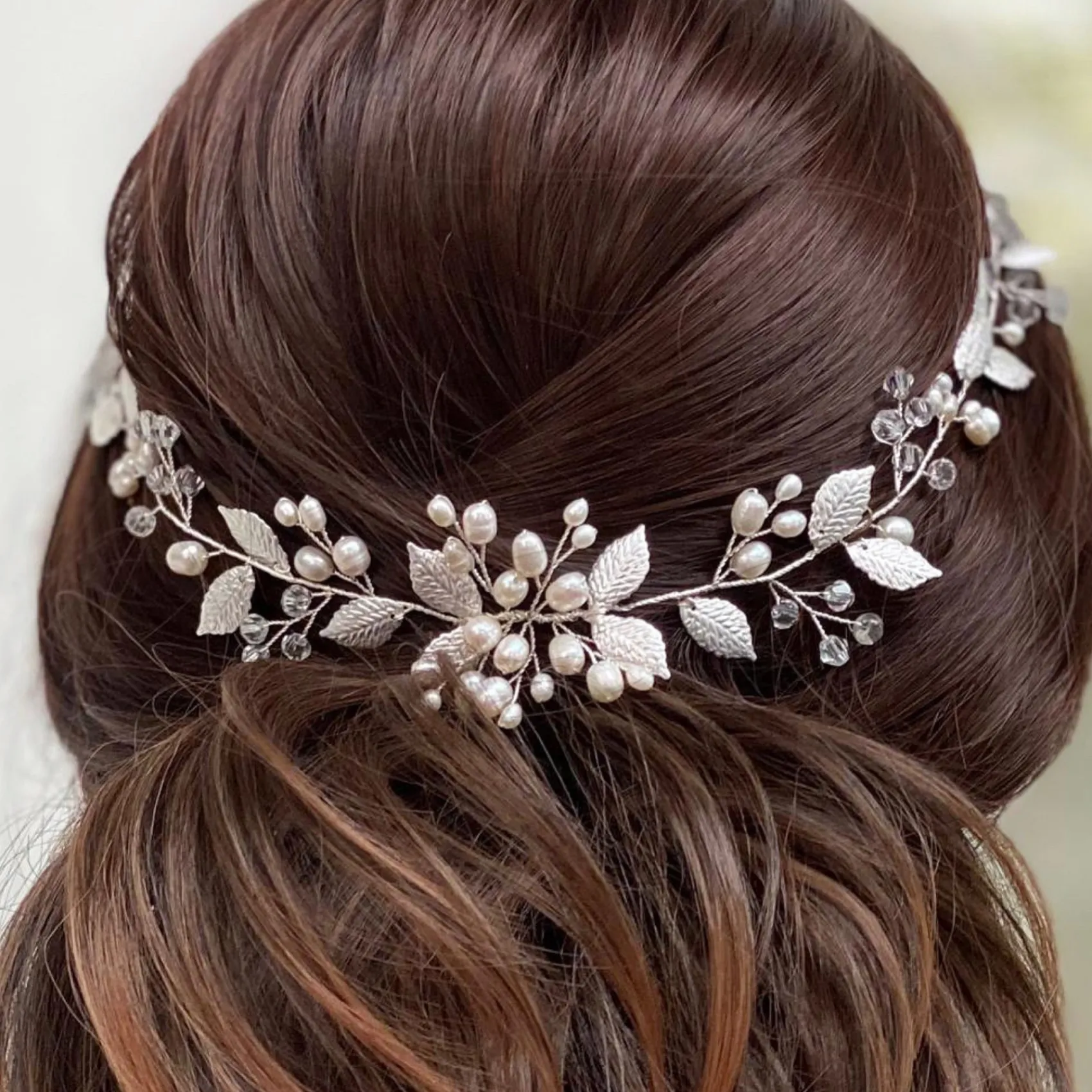 Lace & Favour Woodland Dream Silberne Blätter und Süßwasserperlen Haarstrang* Perlen-haarschmuck | Silberne Haar-accessoires