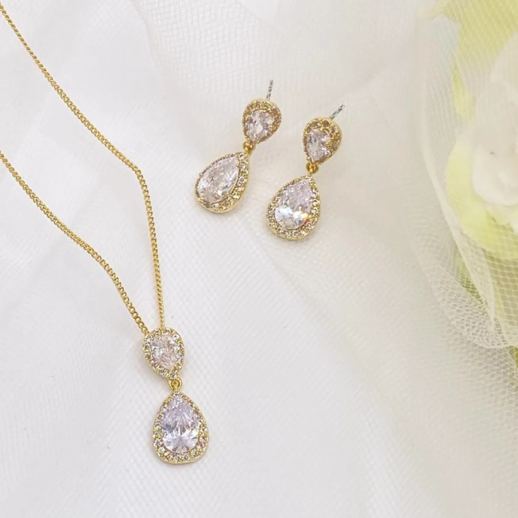 Lace & Favour Zara Gold Teardrop Kristall Hochzeitsschmuck Set* Goldener Abschlussball-schmuck | Abschlussball-schmuck-sets