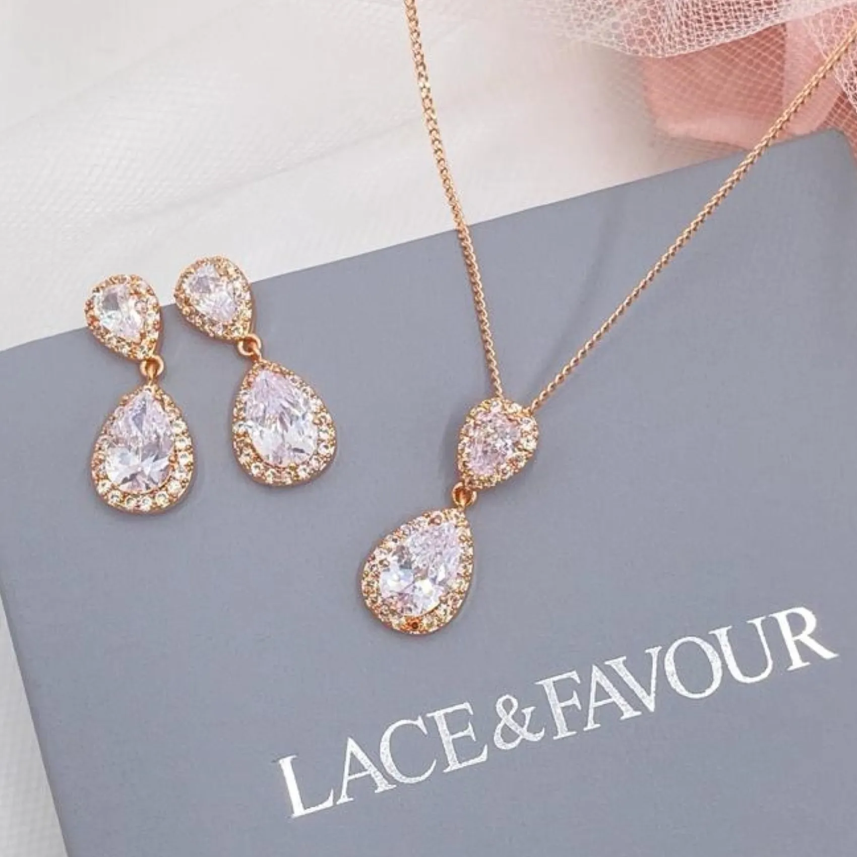 Lace & Favour Zara Rose Gold Teardrop Kristall Hochzeitsschmuck Set* Geschenke Für Die Mutter Des Bräutigams | Geschenke Für Die Mutter Der Braut